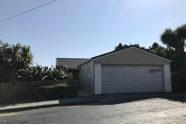 Photo of property in 32 Morere Street, Titahi Bay, Porirua, 5022