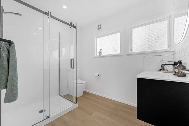 Photo of property in 36 Normandy Place, Henderson, Auckland, 0610