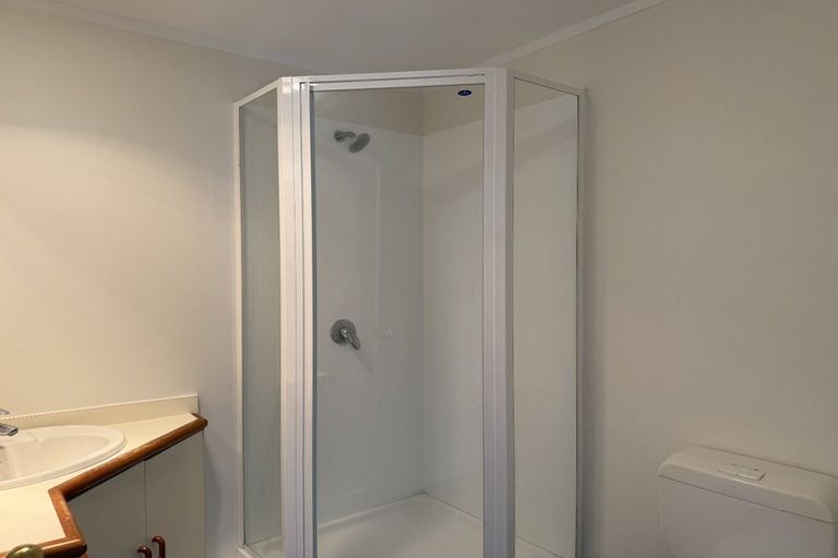 Photo of property in 10 Ciprian Place, Henderson, Auckland, 0612