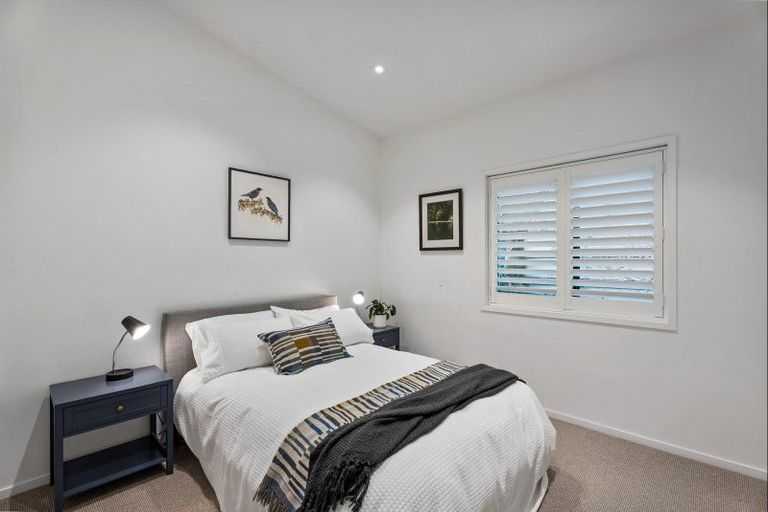 Photo of property in 64 Otitori Bay Road, Titirangi, Auckland, 0604