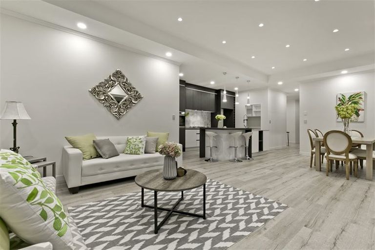 Photo of property in 12 Sir Lincoln Drive, Kumeu, 0810