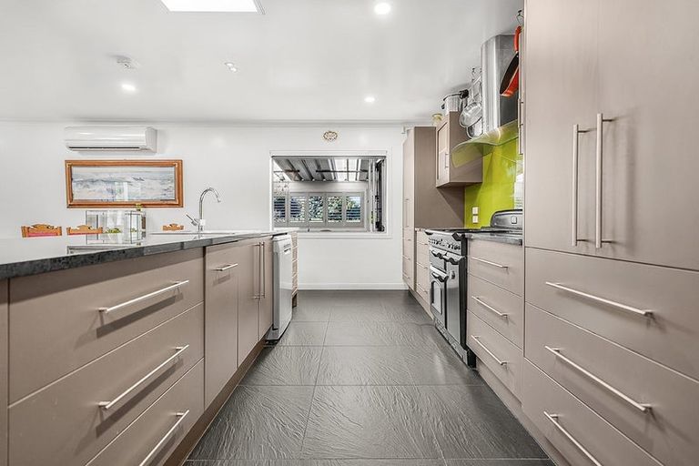 Photo of property in 12 Newcastle Road, Dinsdale, Hamilton, 3204