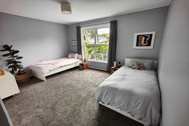 Photo of property in 6 View Road, Titahi Bay, Porirua, 5022