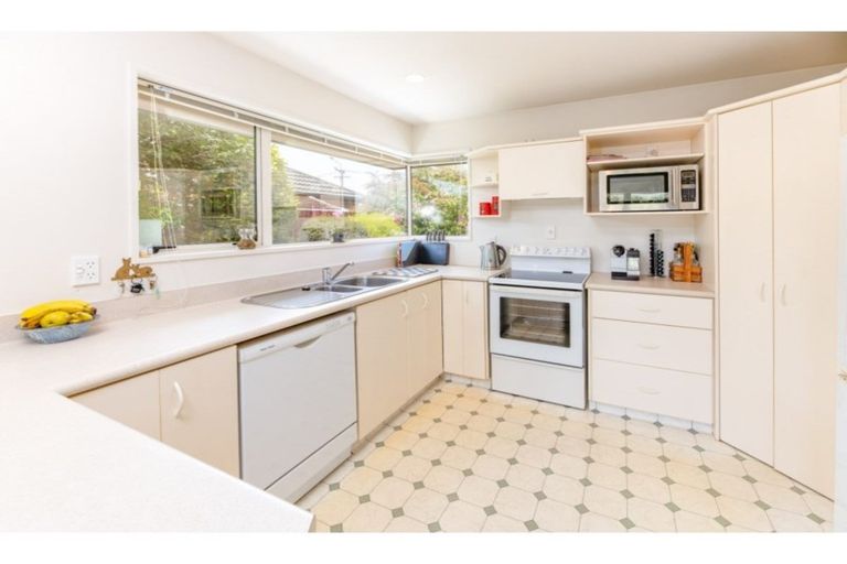 Photo of property in 3 Farquhars Road, Redwood, Christchurch, 8051