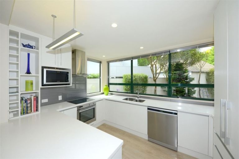 Photo of property in 3/19 Waiwetu Street, Fendalton, Christchurch, 8052