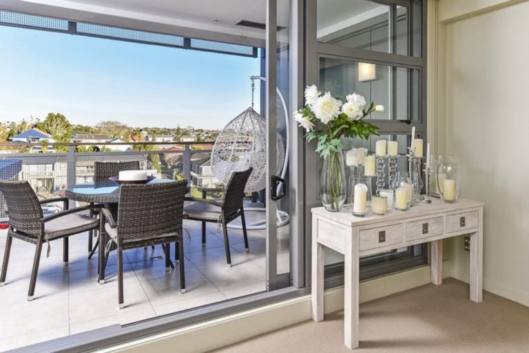 Photo of property in Maison Apartments, 308/16 Huron Street, Takapuna, Auckland, 0622