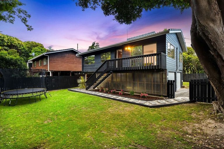 Photo of property in 15a Bridge Avenue, Te Atatu South, Auckland, 0610