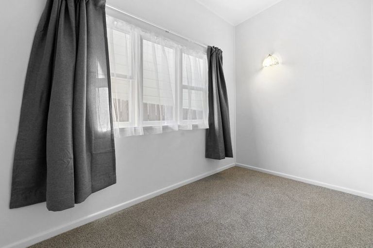 Photo of property in 90 Eden Street, Island Bay, Wellington, 6023