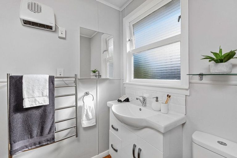 Photo of property in 50 Wyndham Street, Carterton, 5713