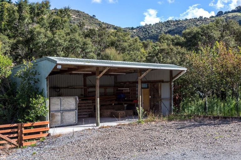 Photo of property in 814 Mikimiki Road, Mikimiki, Masterton, 5881