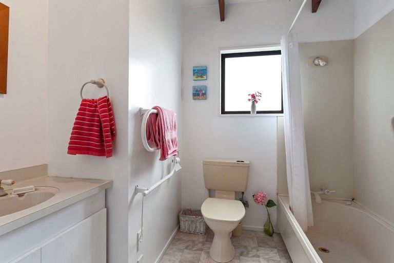 Photo of property in 57b Osborne Road, Amberley, 7410