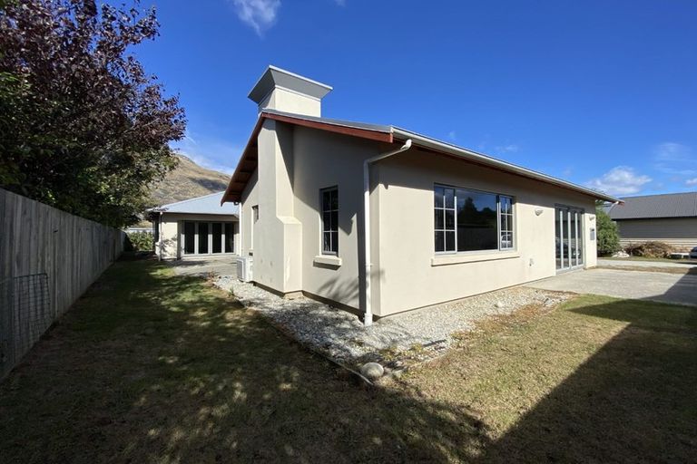 Photo of property in 12 Orbell Drive, Lake Hayes, Queenstown, 9304