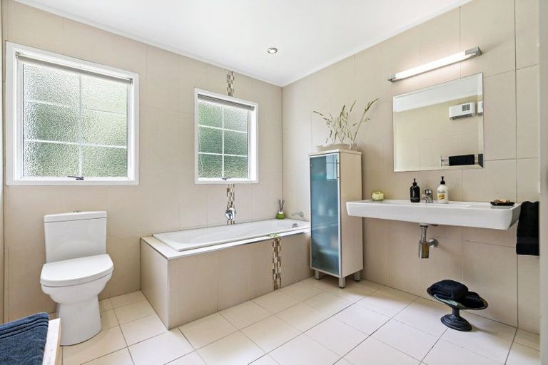 Photo of property in 286 Muriwai Valley Road, Muriwai, Waimauku, 0881