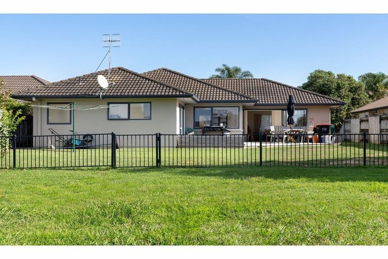 Photo of property in 23 Oriental Parade, Papamoa Beach, Papamoa, 3118