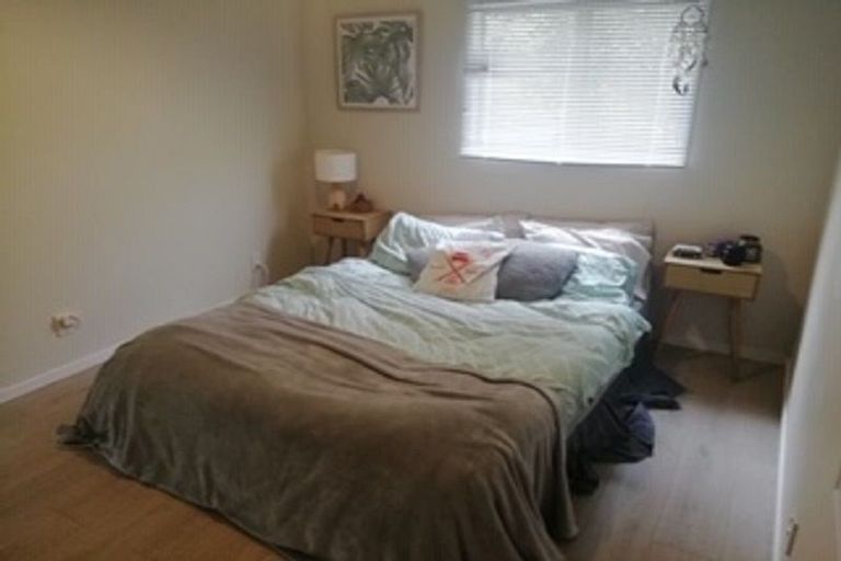 Photo of property in 104a Oaktree Avenue, Browns Bay, Auckland, 0630