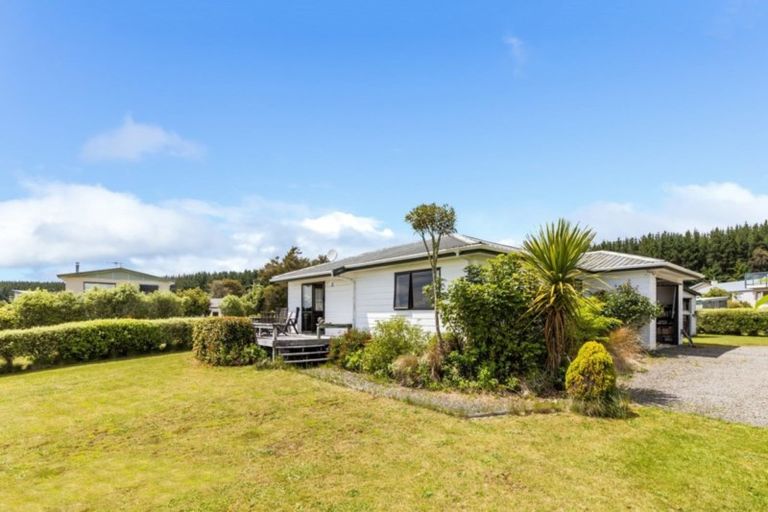 Photo of property in 18 Rowena Crescent, Motuoapa, Turangi, 3382