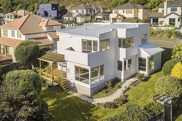 Photo of property in 2 Glengavel Grove, Papakowhai, Porirua, 5024