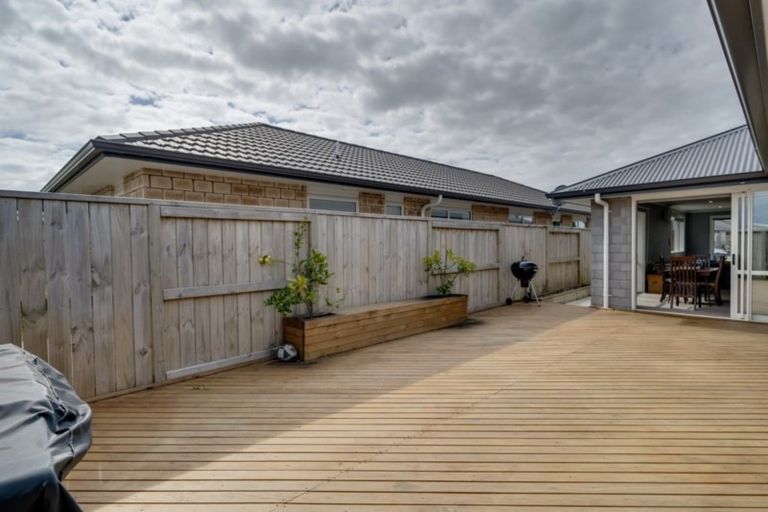 Photo of property in 19 Ponga Place, Papamoa Beach, Papamoa, 3118