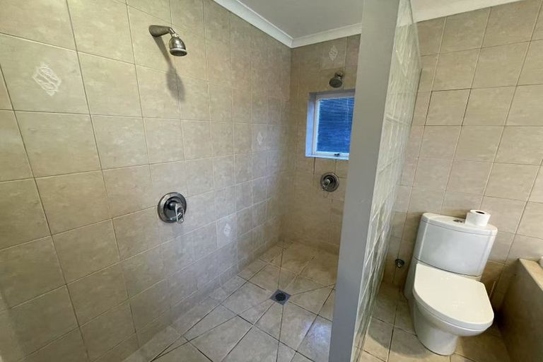 Photo of property in 25 Bradbury Road, Botany Downs, Auckland, 2010