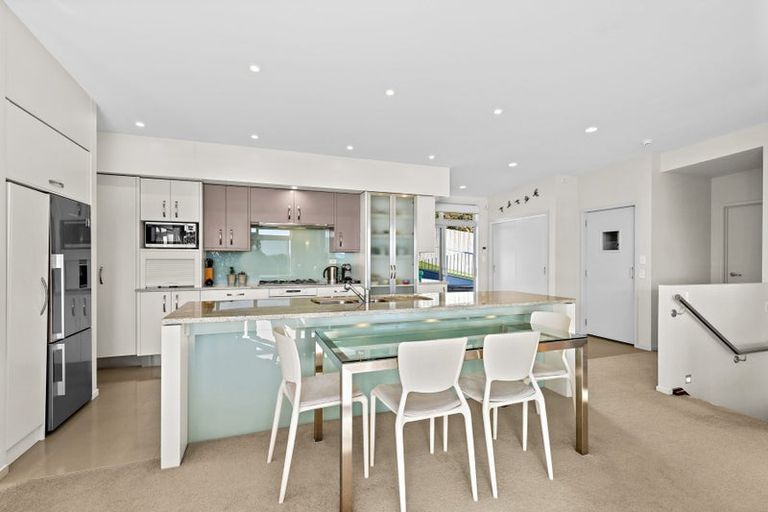 Photo of property in 10 Rangimaarie Crescent, Snells Beach, 0920