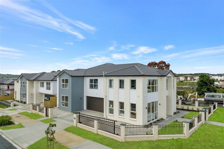 Photo of property in 15 Drumconnell Drive, Flat Bush, Auckland, 2019