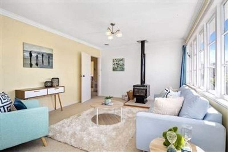 Photo of property in 94 Nicholson Road, Khandallah, Wellington, 6035