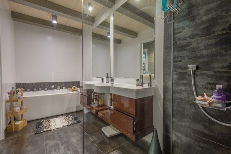 Photo of property in 27 Ridgecrest, Wanaka, 9305