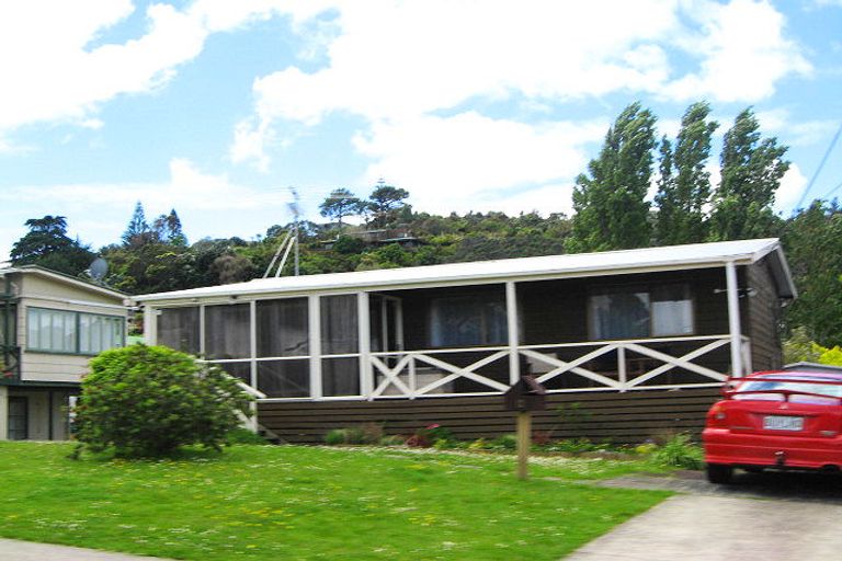 Photo of property in 12 Capitol Road, Matakatia, Whangaparaoa, 0930