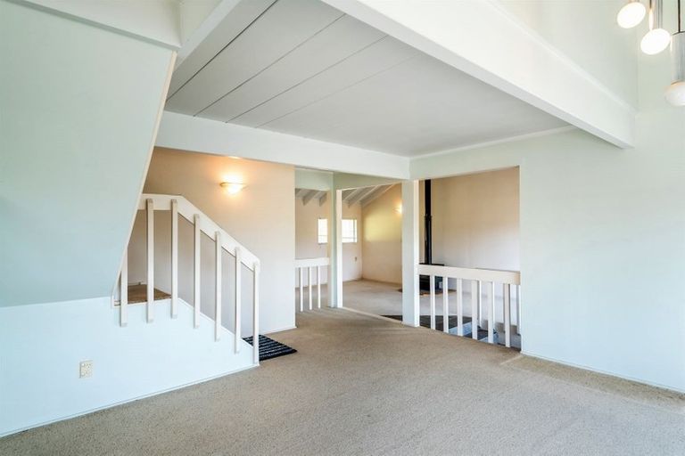 Photo of property in 5 Baltimore Place, Forrest Hill, Auckland, 0620