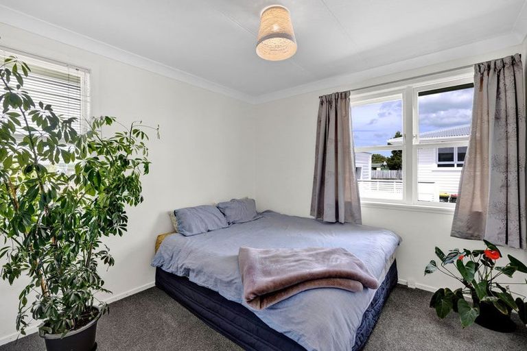 Photo of property in 24 Murray Avenue, Hawera, 4610