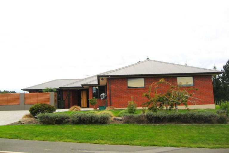 Photo of property in 32 Sunninghurst Drive, Fairfield, Dunedin, 9018
