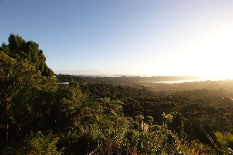 Photo of property in 850 West Coast Road, Waiatarua, Auckland, 0604