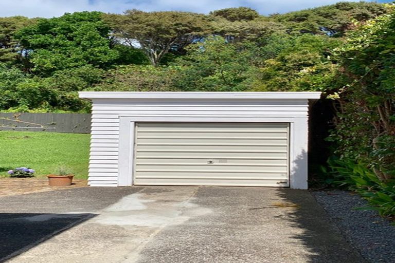Photo of property in 27 Atkin Avenue, Mission Bay, Auckland, 1071