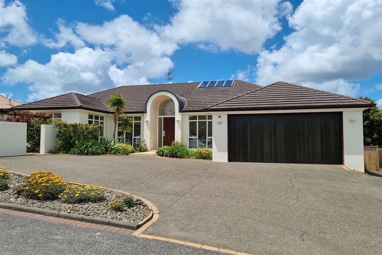 Photo of property in 5 Kentia Way, Somerville, Auckland, 2014
