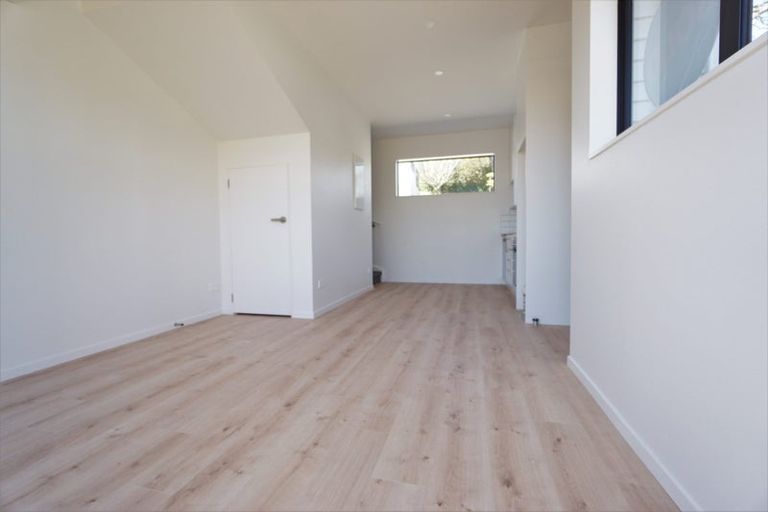 Photo of property in 1/22 Takapu Street, Henderson, Auckland, 0612