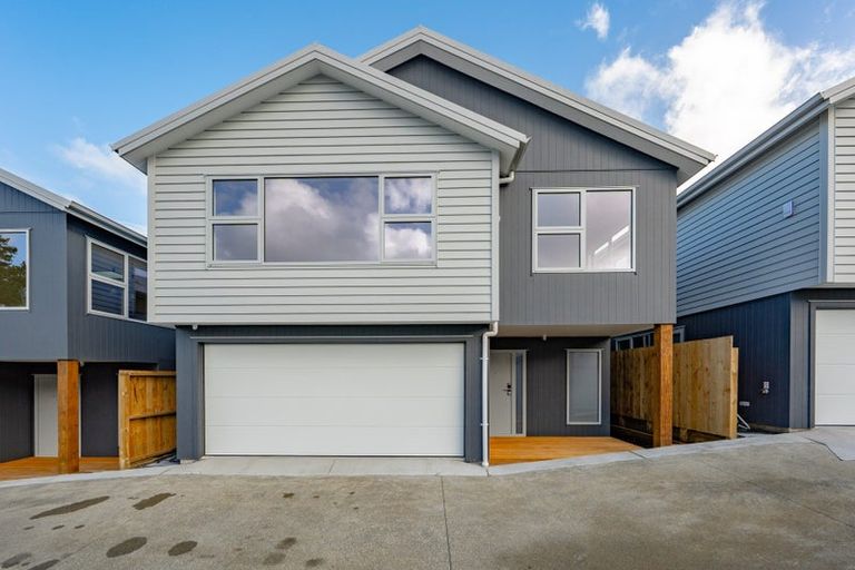 Photo of property in 47 Chamberlain Road, Massey, Auckland, 0614