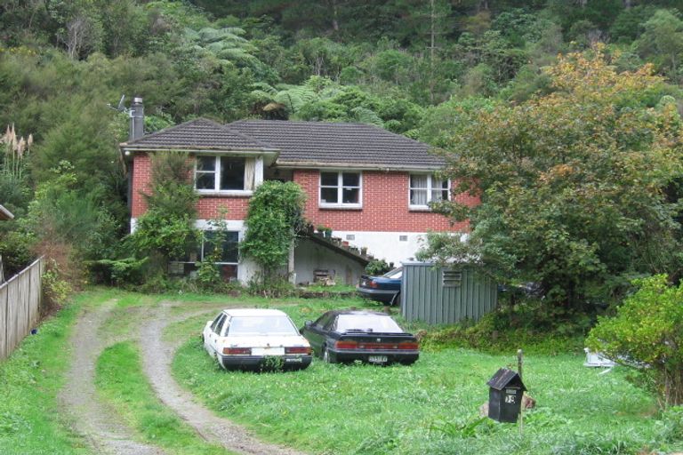 Photo of property in 79 Elmslie Road, Pinehaven, Upper Hutt, 5019