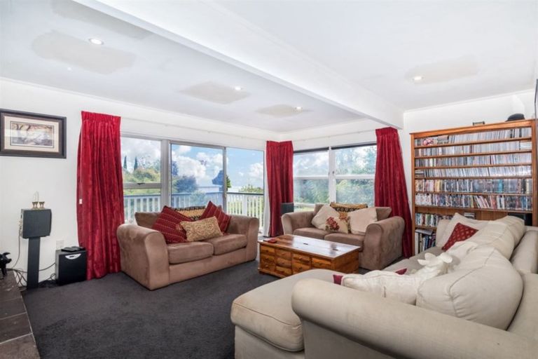 Photo of property in 90a Matipo Road, Mairangi Bay, Auckland, 0630