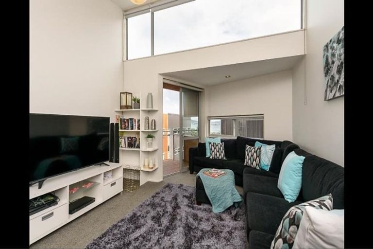 Photo of property in 8/2 Onslow Road, Khandallah, Wellington, 6035