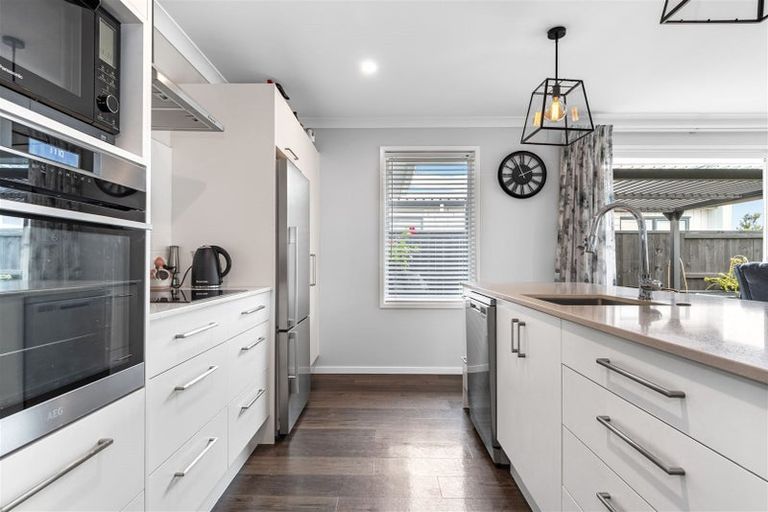 Photo of property in 10 Lion Place, Papamoa, 3118