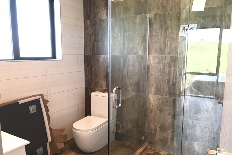 Photo of property in 8 Hillpark Drive, Pokeno, 2402