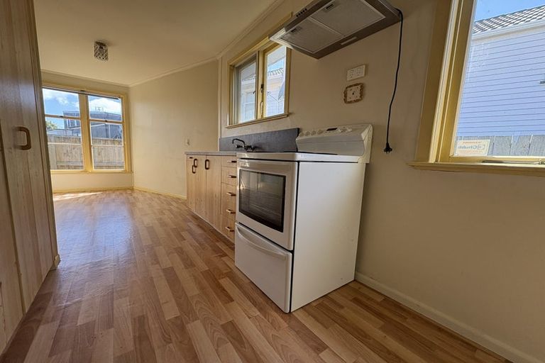 Photo of property in 14 Wharf Road, Te Atatu Peninsula, Auckland, 0610