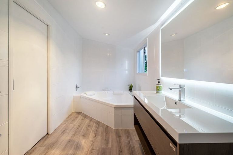 Photo of property in 31a Rewi Street, Torbay, Auckland, 0630