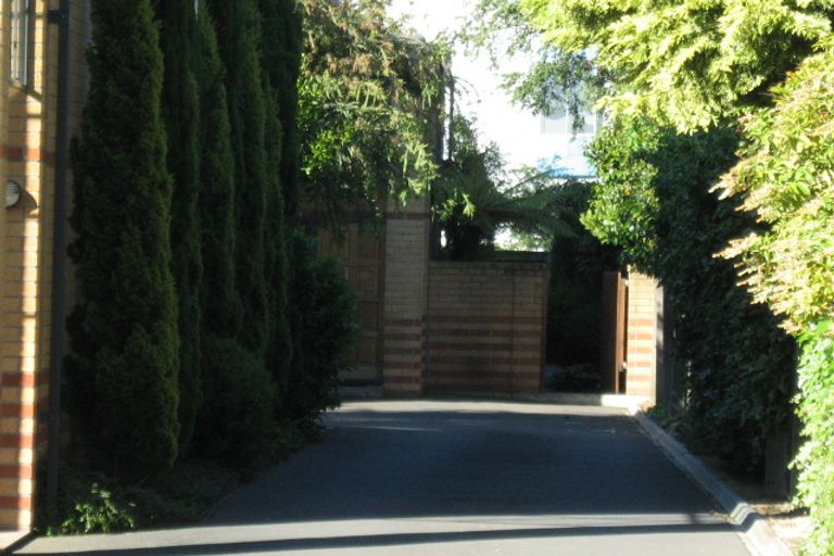 Photo of property in 382 Memorial Avenue, Burnside, Christchurch, 8053