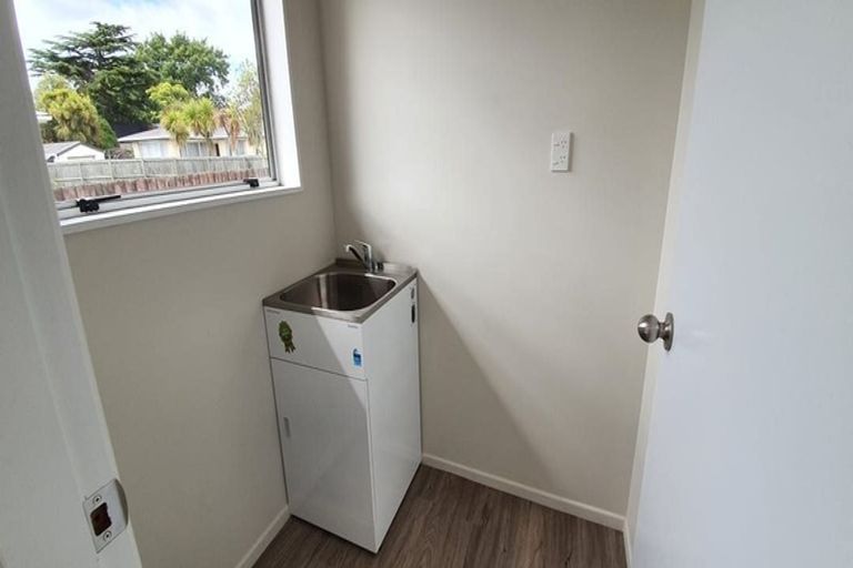 Photo of property in 21 Besant Place, Avondale, Christchurch, 8061