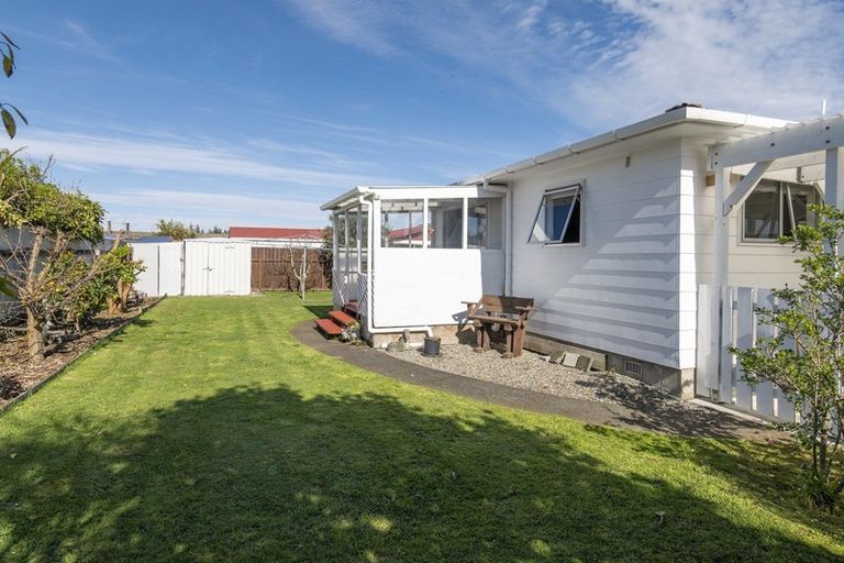 Photo of property in 12 Heather Street, Levin, 5510