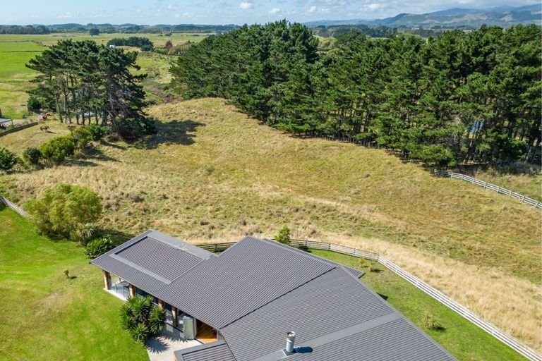 Photo of property in 191 Harakeke Road, Te Horo, Otaki, 5581