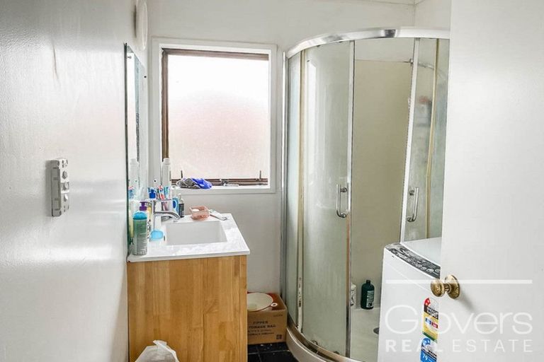 Photo of property in 1/4219 Great North Road, Glendene, Auckland, 0602