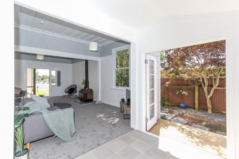 Photo of property in 17a Brookes Terrace, Waitara, 4320