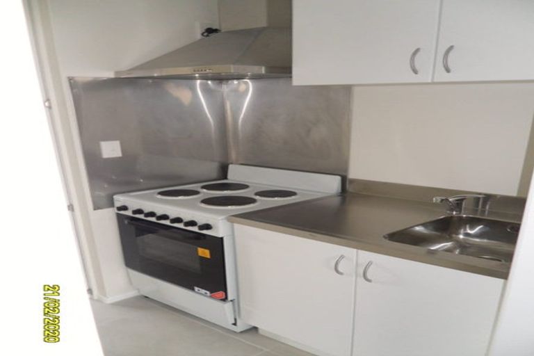 Photo of property in 4 London Road, Korokoro, Lower Hutt, 5012